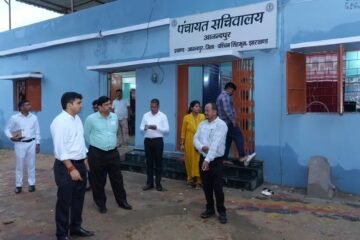 आनंदपुर पंचायत सचिवालय का डीसी मनीष कुमार ने किया निरीक्षण, सुविधाओं के सुदृढ़ीकरण और जनसेवा केंद्र के रूप में विकसित करने के दिए निर्देश