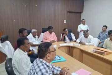प्राक्कलन समिति ने सरायकेला-खरसावां में विकास योजनाओं की समीक्षा की, लंबित कार्य दिसंबर तक पूरा करने के निर्देश