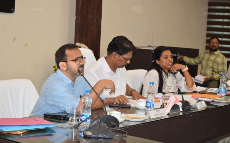 दुर्गा पूजा को लेकर प्रशासन अलर्ट, सुरक्षा और यातायात व्यवस्था दुरुस्त रखने के निर्देश