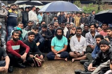आरकेएफएल के मजदूरों का धरना, प्रबंधन ने कई मांगों पर दिया लिखित जवाब